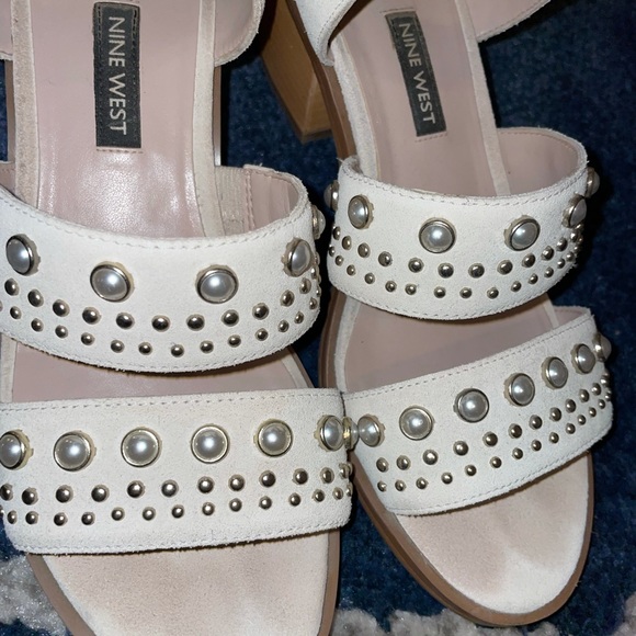 Barely worn Nine West pearl studded sandals - Picture 6 of 6
